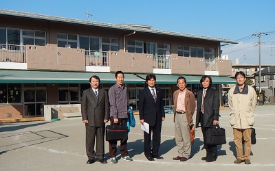 26年5月園長先生のリレーメッセージ(小澤先生)検討部会原幼稚園視察 26年5月園長先生のリレーメッセージ(小澤先生)検討部会原幼稚園視察